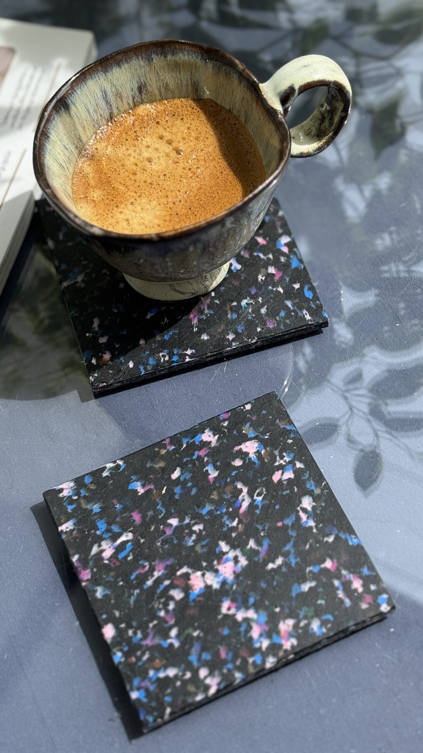 Set of four COASTERS - square minimalistic design - black and pink edition - Image 3
