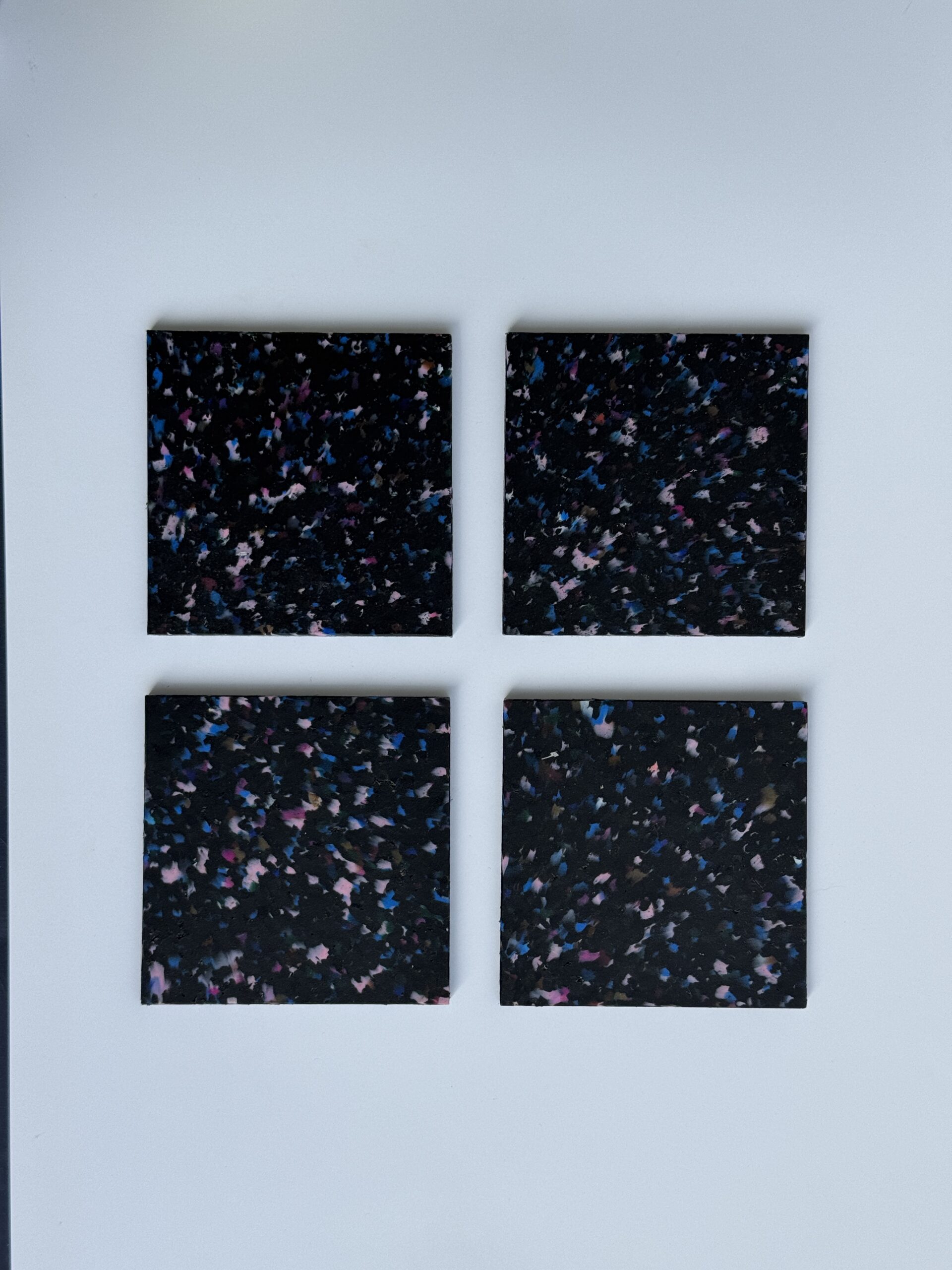 Set of four COASTERS - square minimalistic design - black and pink edition - Image 8